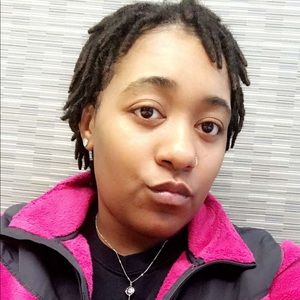 Meet your Posher, Latara